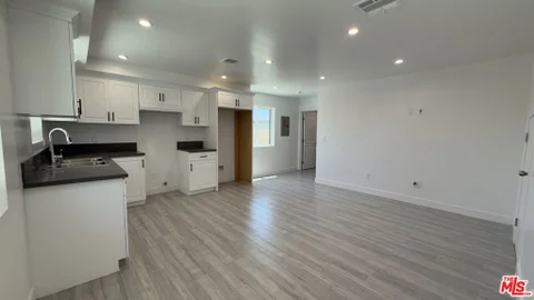 MLS: 26869617