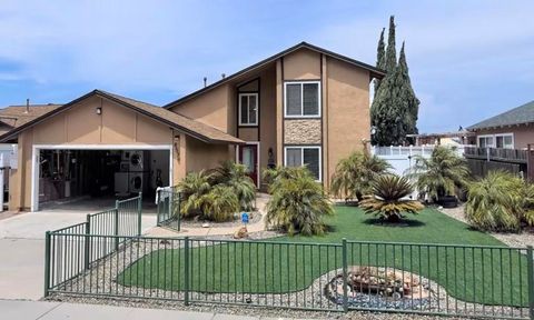 8570 Parkbrook Ln San Diego CA 92114
