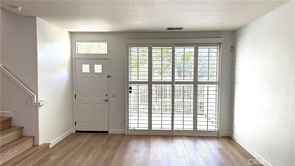8382 E Truckee