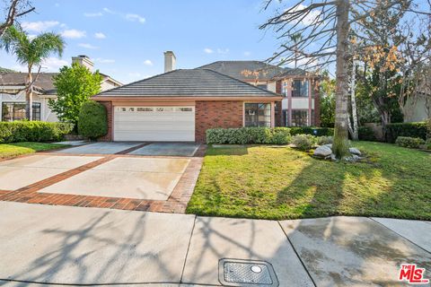 Photo of 5722 Hempstead Drive, Agoura Hills, CA 91301 (MLS # 26647707)