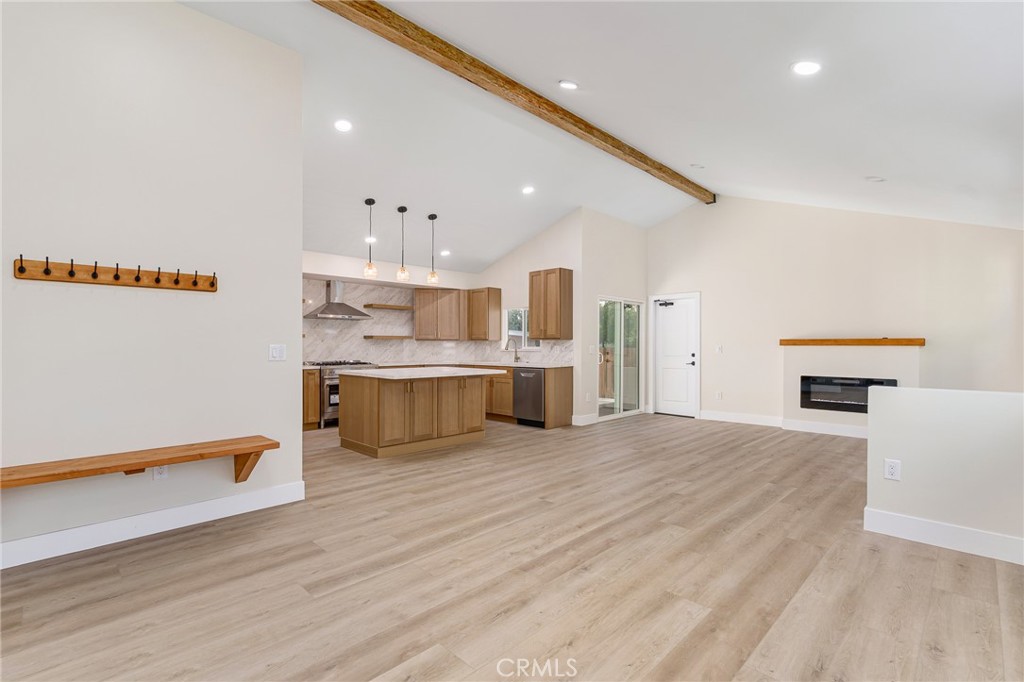 700 W 10th Street