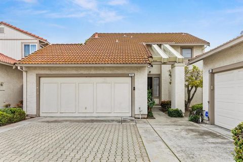 Photo of 610 Skyway Drive, San Jose, CA 95111 (MLS # ML82036091)