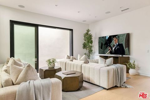 Tiny photo for 822 Superba Avenue, Venice, CA 90291 (MLS # 25606513)