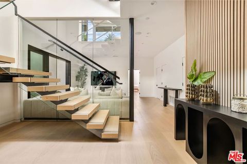 Tiny photo for 822 Superba Avenue, Venice, CA 90291 (MLS # 25606513)