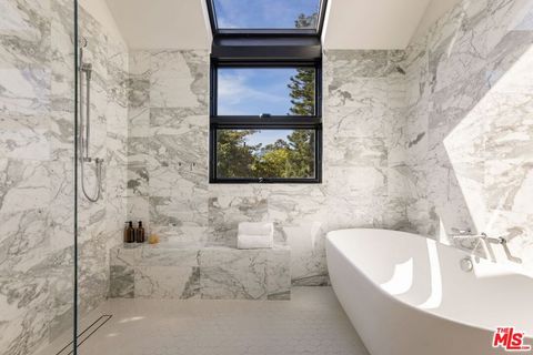 Tiny photo for 822 Superba Avenue, Venice, CA 90291 (MLS # 25606513)