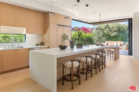 Tiny photo for 822 Superba Avenue, Venice, CA 90291 (MLS # 25606513)