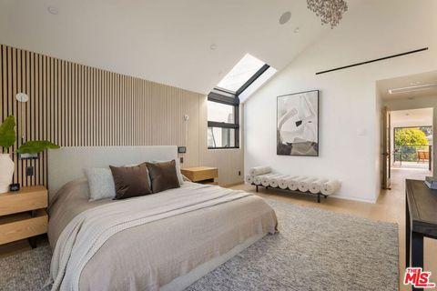 Tiny photo for 822 Superba Avenue, Venice, CA 90291 (MLS # 25606513)