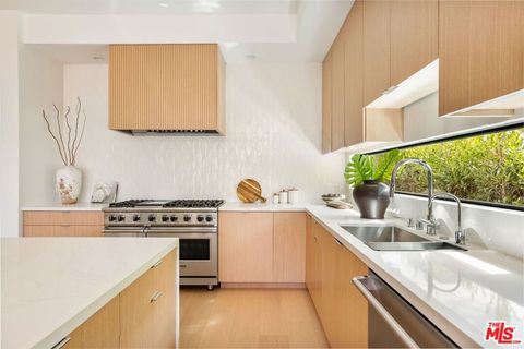 Tiny photo for 822 Superba Avenue, Venice, CA 90291 (MLS # 25606513)