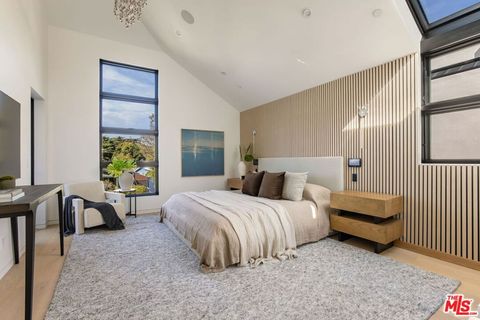 Tiny photo for 822 Superba Avenue, Venice, CA 90291 (MLS # 25606513)