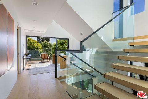 Tiny photo for 822 Superba Avenue, Venice, CA 90291 (MLS # 25606513)