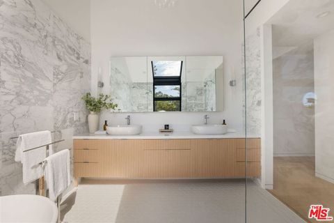 Tiny photo for 822 Superba Avenue, Venice, CA 90291 (MLS # 25606513)