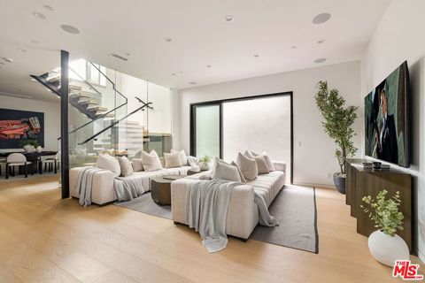 Tiny photo for 822 Superba Avenue, Venice, CA 90291 (MLS # 25606513)