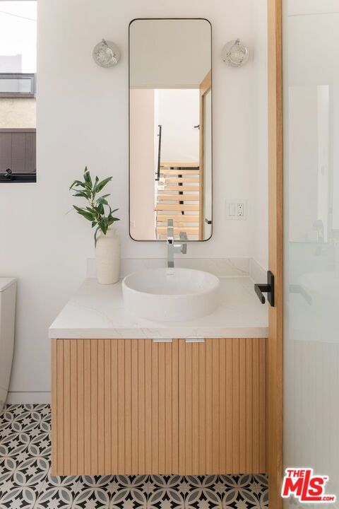 Tiny photo for 822 Superba Avenue, Venice, CA 90291 (MLS # 25606513)