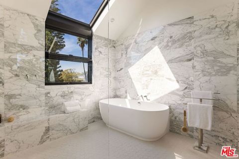 Tiny photo for 822 Superba Avenue, Venice, CA 90291 (MLS # 25606513)