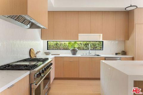 Tiny photo for 822 Superba Avenue, Venice, CA 90291 (MLS # 25606513)