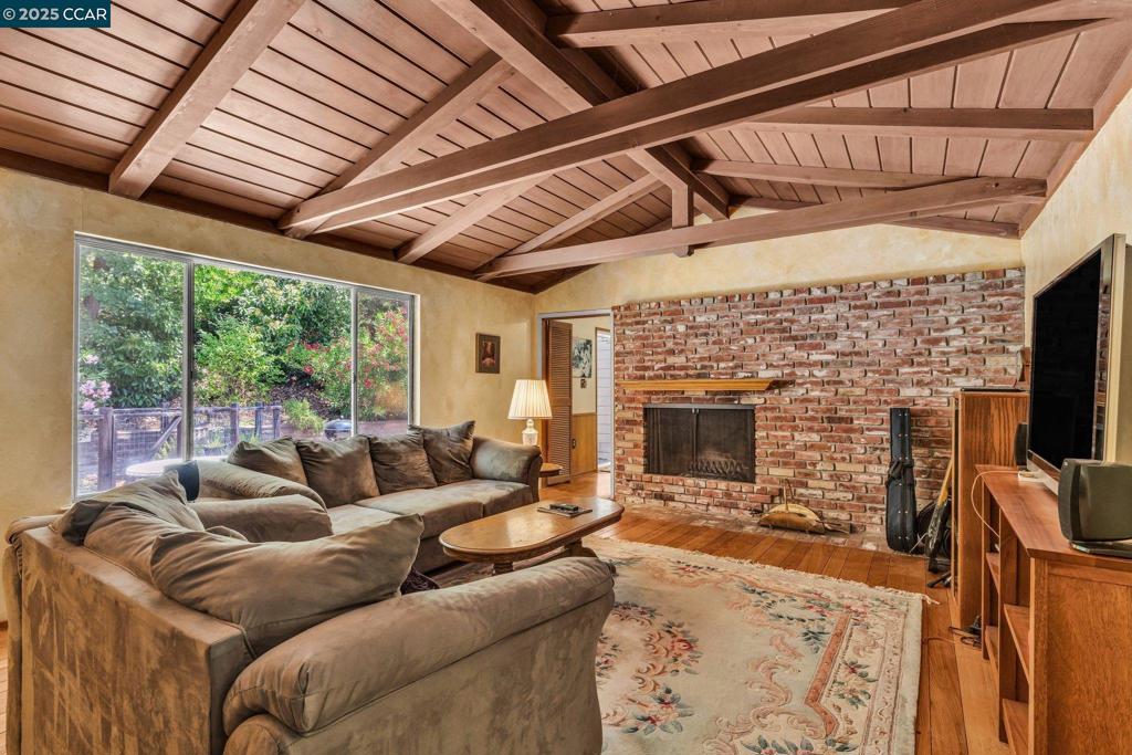Properties 1 3363 Mcgraw Ln