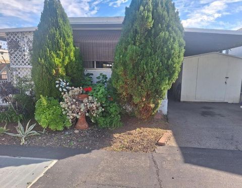 Photo of 211 N Citrus Ave #124, Escondido, CA 92027 (MLS # NDP2600330)