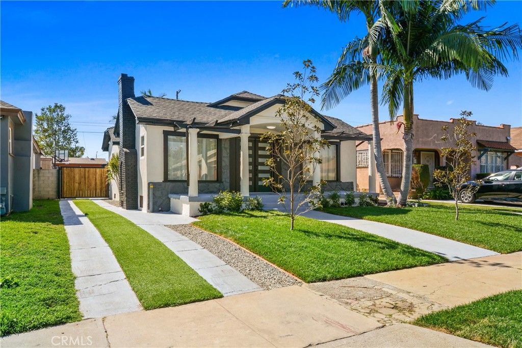 Photo of 5319 6th Ave, Los Angeles, CA 90043 (MLS # DW26077074)