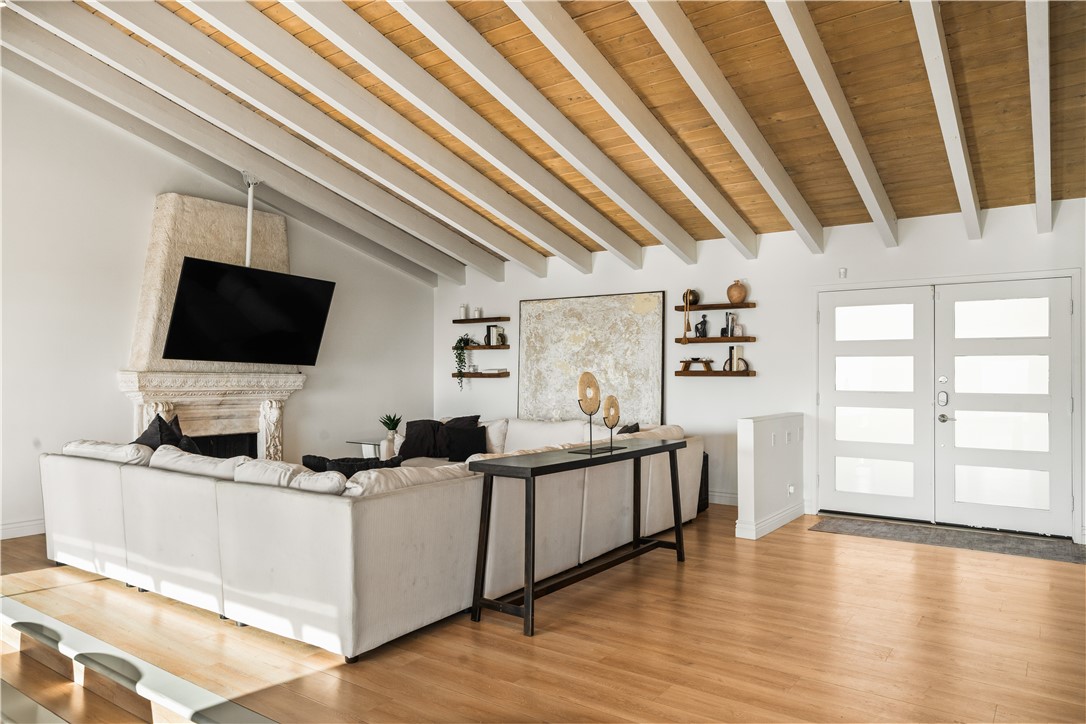 2019 Sunset Plaza Drive