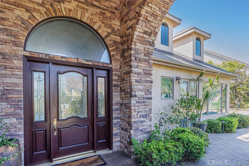 9772 Crestview Circle
