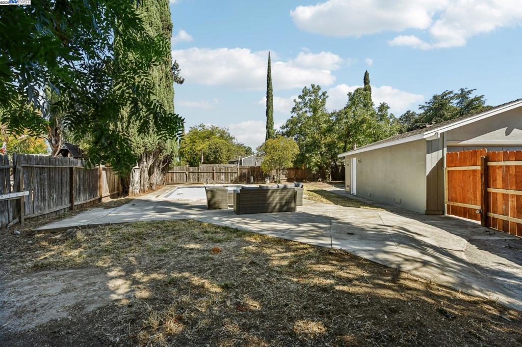 COLLEGE GREENS - Residential