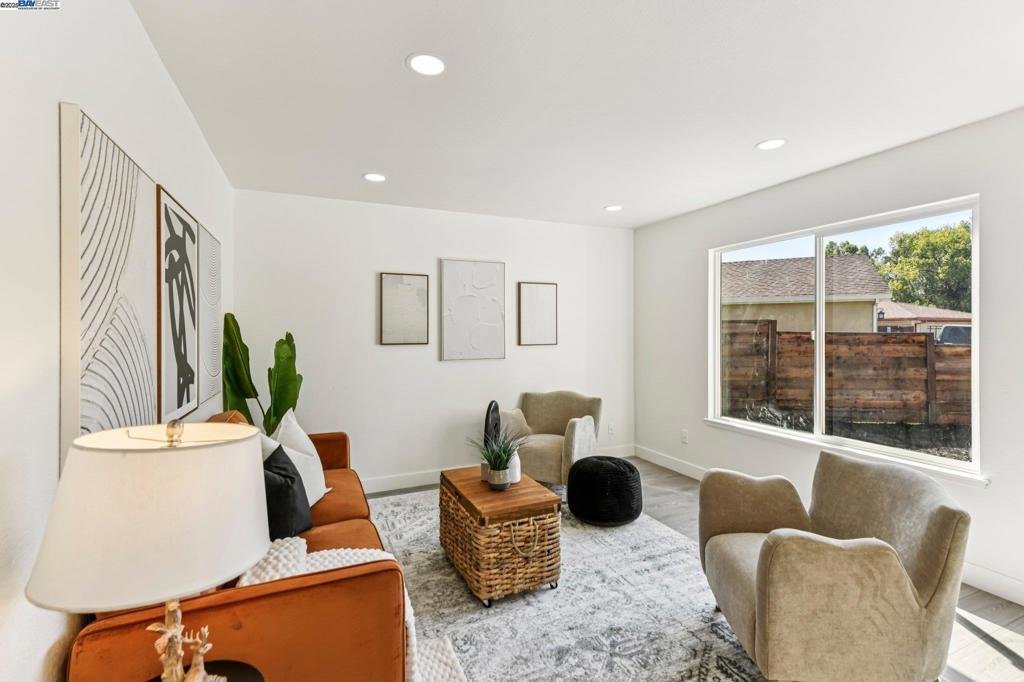 COLLEGE GREENS - Residential