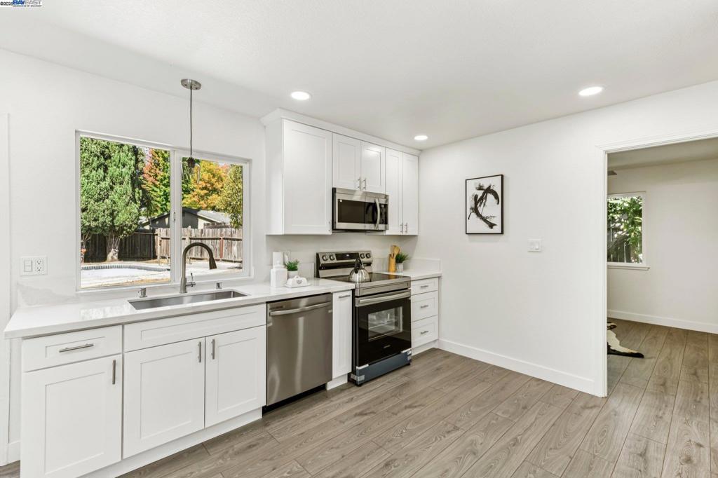 COLLEGE GREENS - Residential