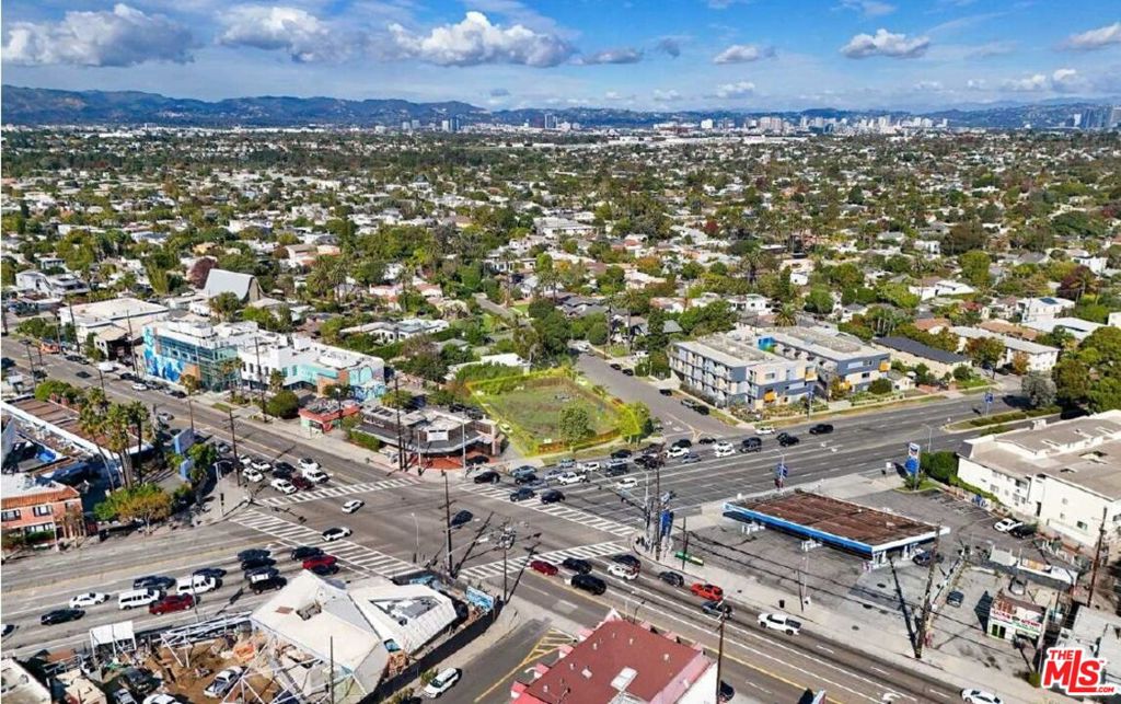 1015 Venice Boulevard