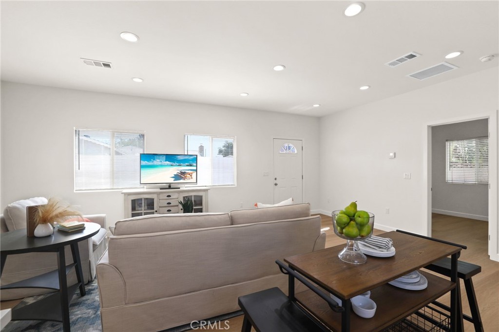 East Gate (ESGT) - Residential Lease