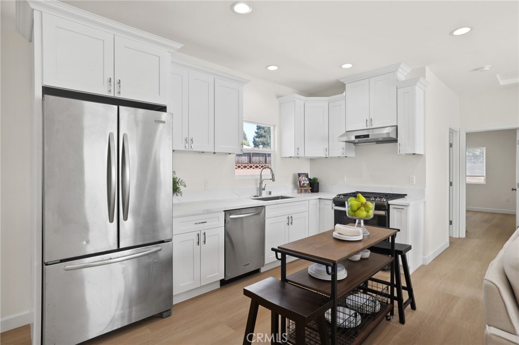 East Gate (ESGT) - Residential Lease