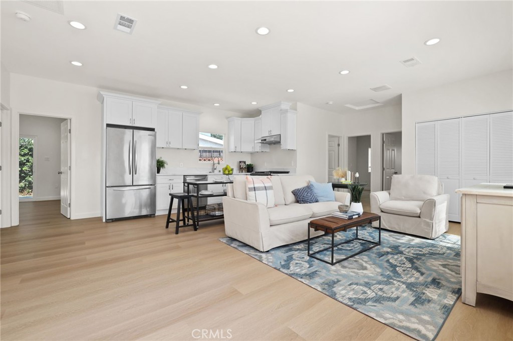 East Gate (ESGT) - Residential Lease