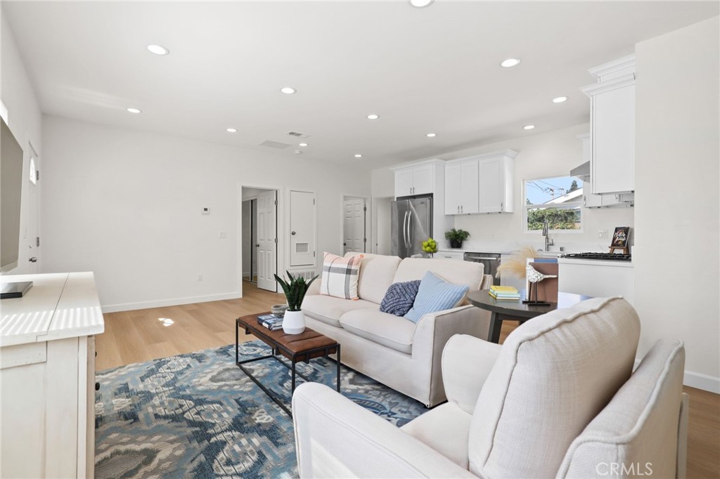 East Gate (ESGT) - Residential Lease