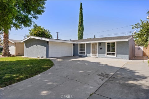 Photo of 27441 Walnut Springs AVE, Canyon Country, CA 91351 (MLS # SR26214565)