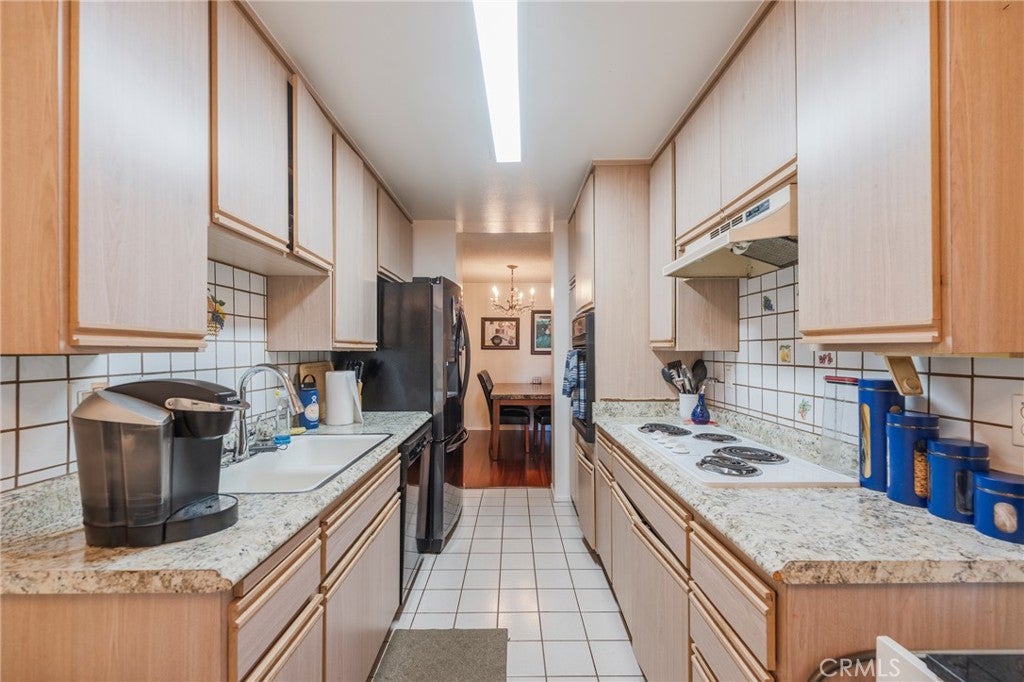 12200 Montecito B103