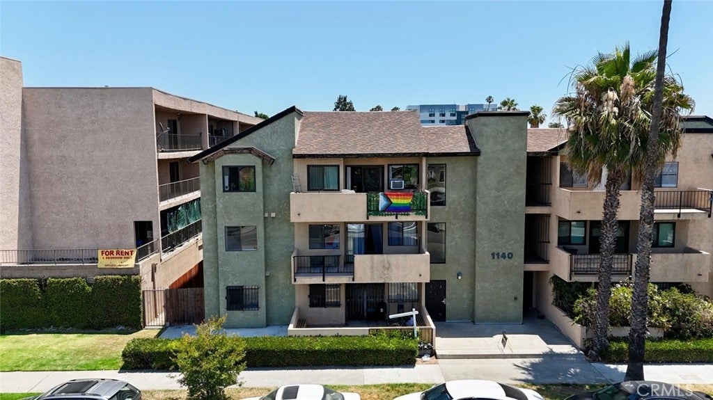 1140 Pacific AVE