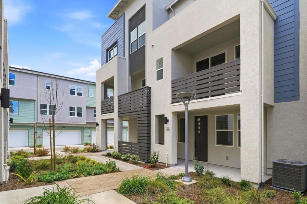 5009 Seashell Terrace
