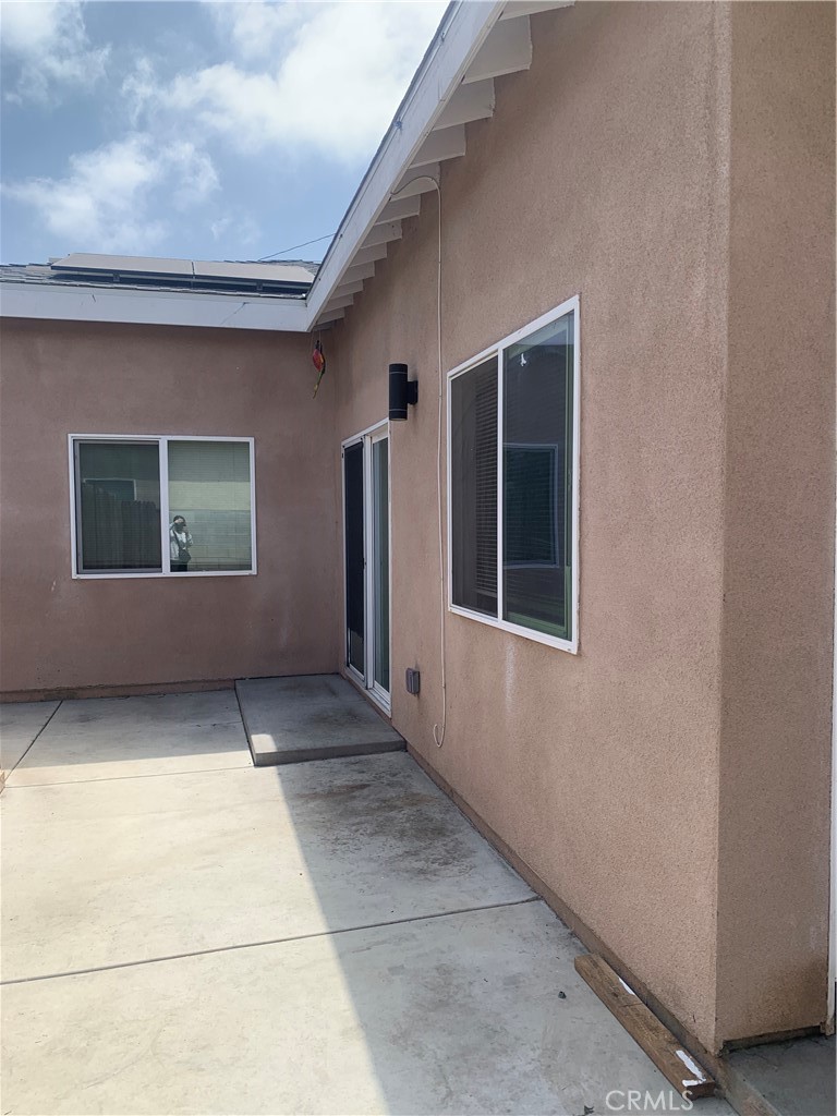 1330 W 10th Street 2