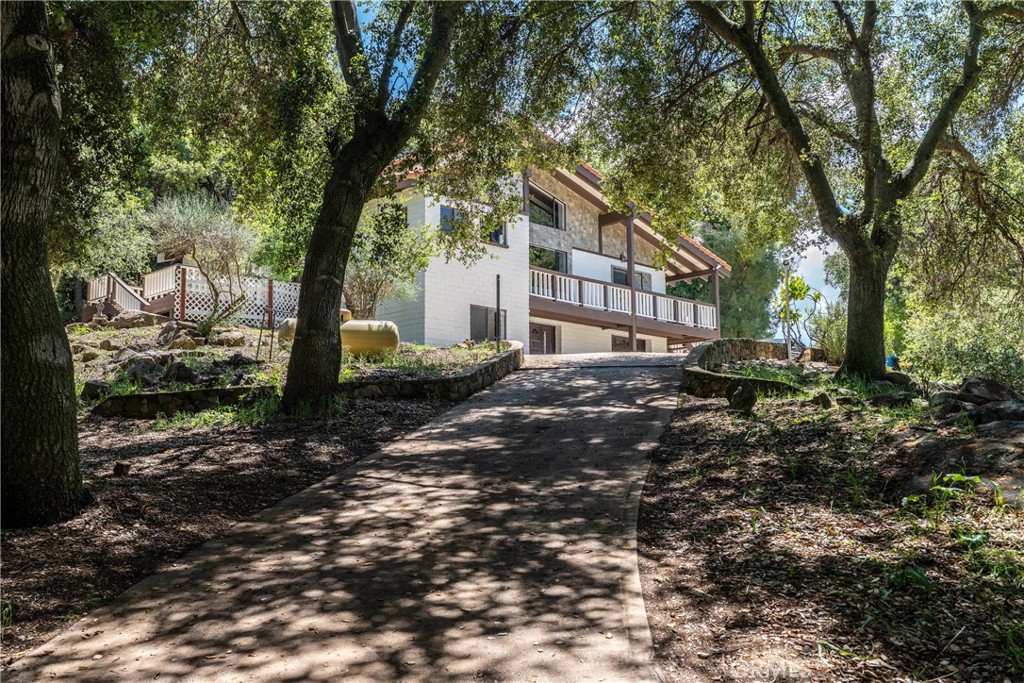 35300 Calle Grande