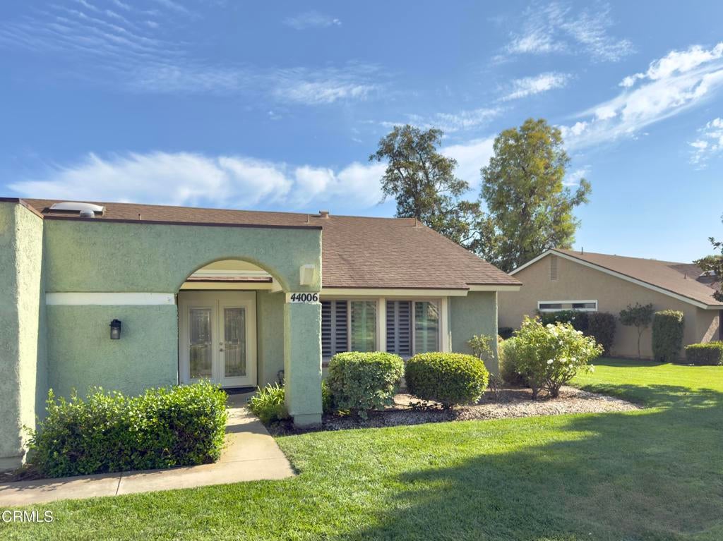 44006 Village 44