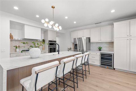 Photo of 173 Parkside Drive, Simi Valley, CA 93065 (MLS # SR25254851)