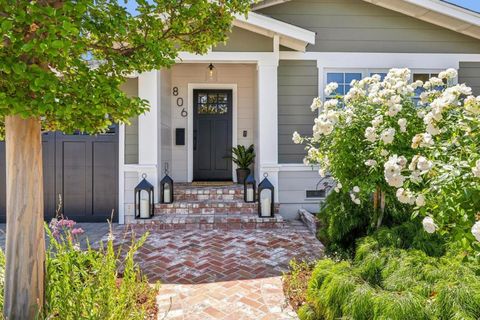 Photo of 806 Fiesta Drive, San Mateo, CA 94403 (MLS # ML82045479)
