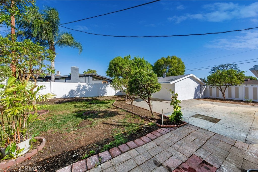 18701 Gilmore