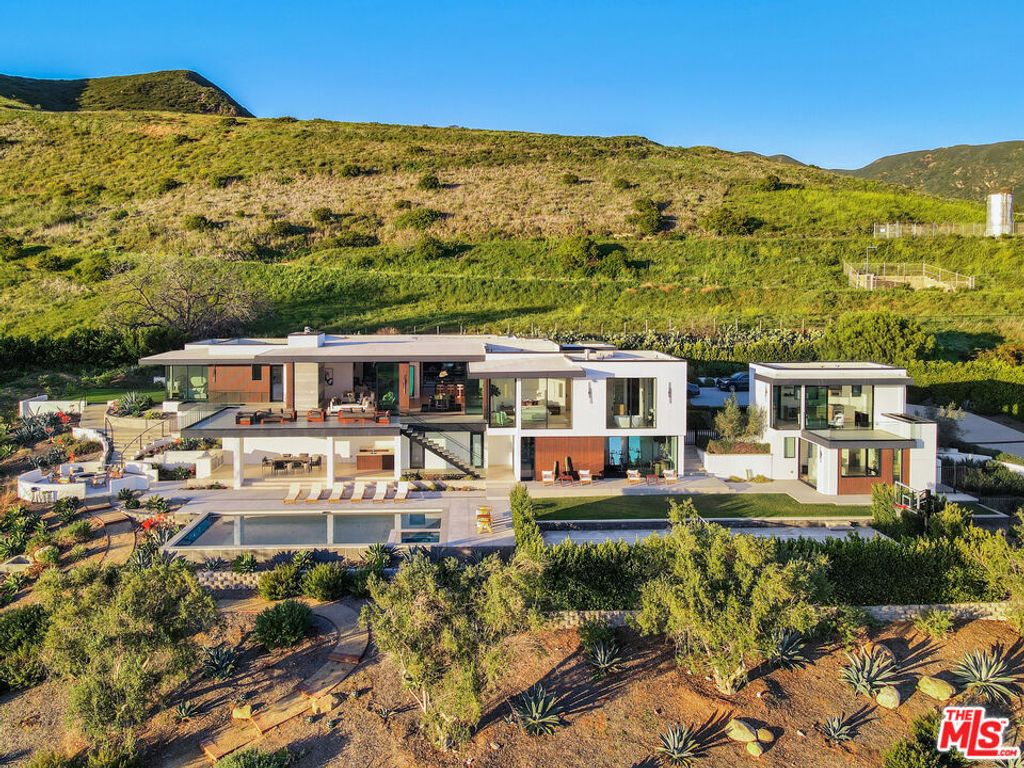 Photo of 29623 Cuthbert Road, Malibu, CA 90265 (MLS # 26642503)