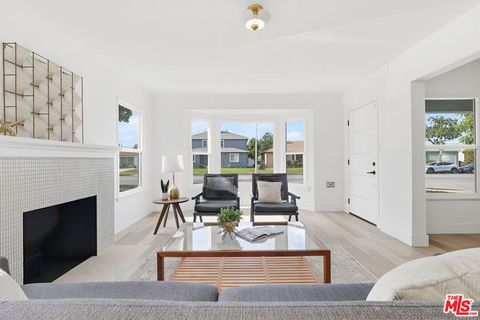 Photo of 9402 S Van Ness Avenue, Los Angeles, CA 90047 (MLS # 25621545)