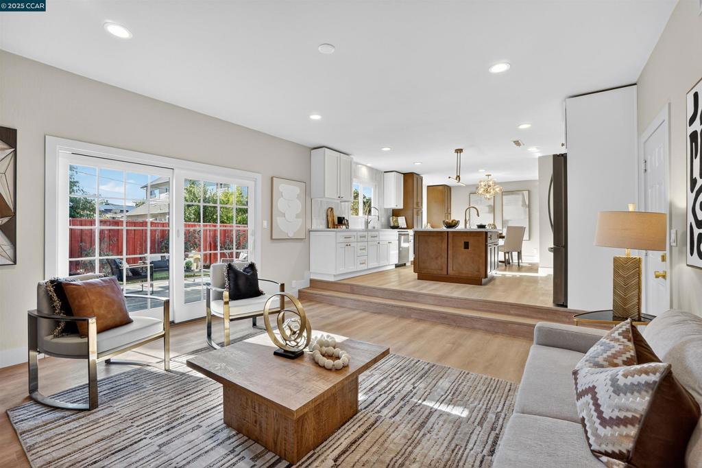CARRIAGE SQUARE - Residential