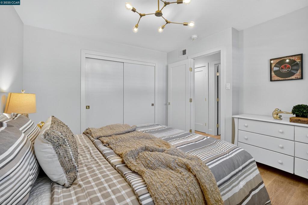 CARRIAGE SQUARE - Residential