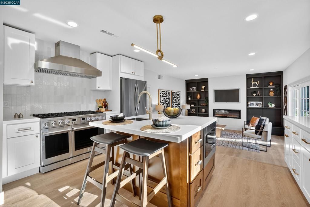 Photo of 2365 Shannon Ln Ln, Walnut Creek, CA 94598 (MLS # 41115185)