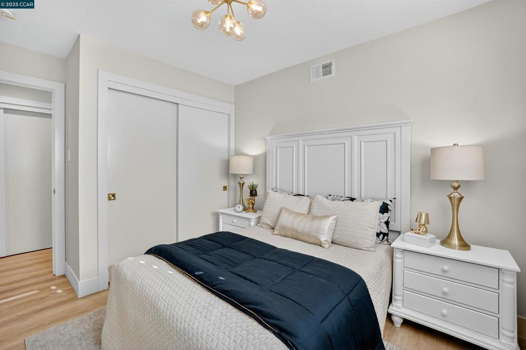 CARRIAGE SQUARE - Residential
