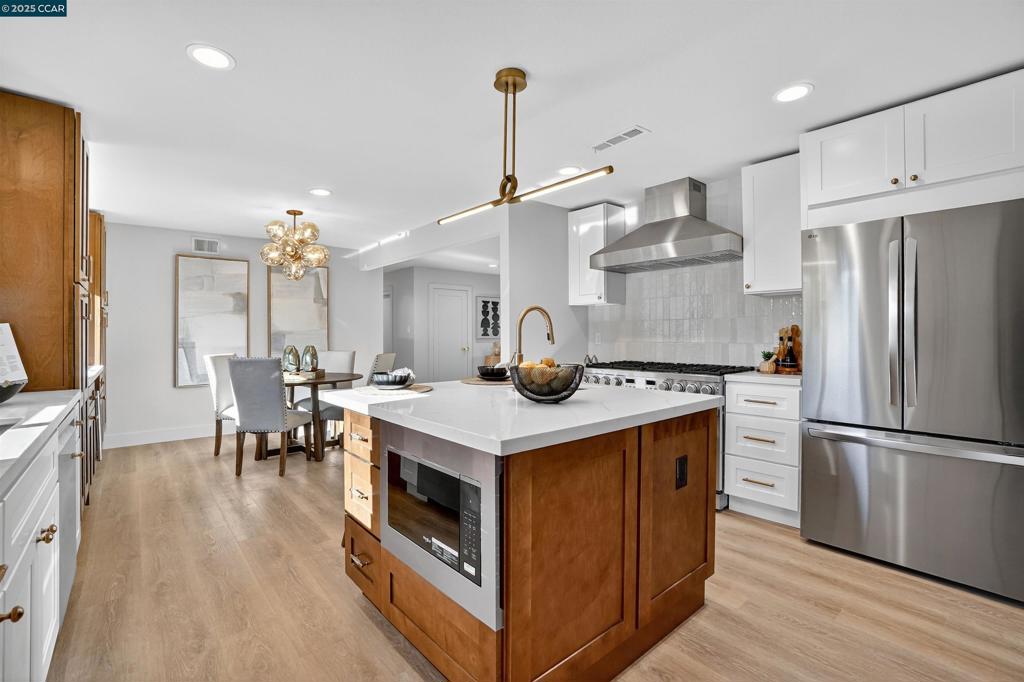 CARRIAGE SQUARE - Residential