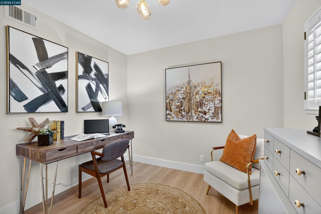 CARRIAGE SQUARE - Residential